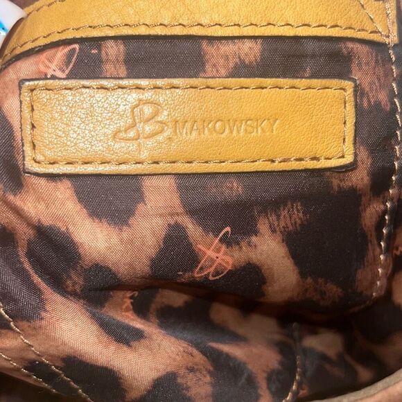 ✨B MAKOWSKY honey "hobo" handbag✨ - Picture 8 of 9